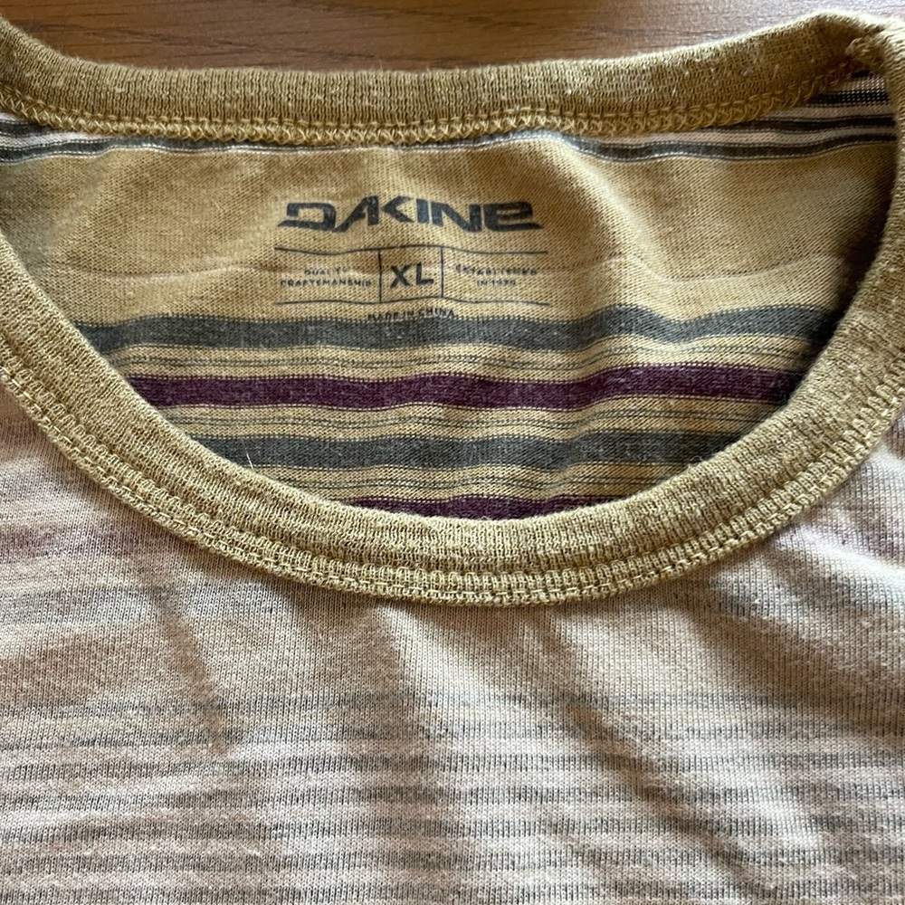 Dakine t